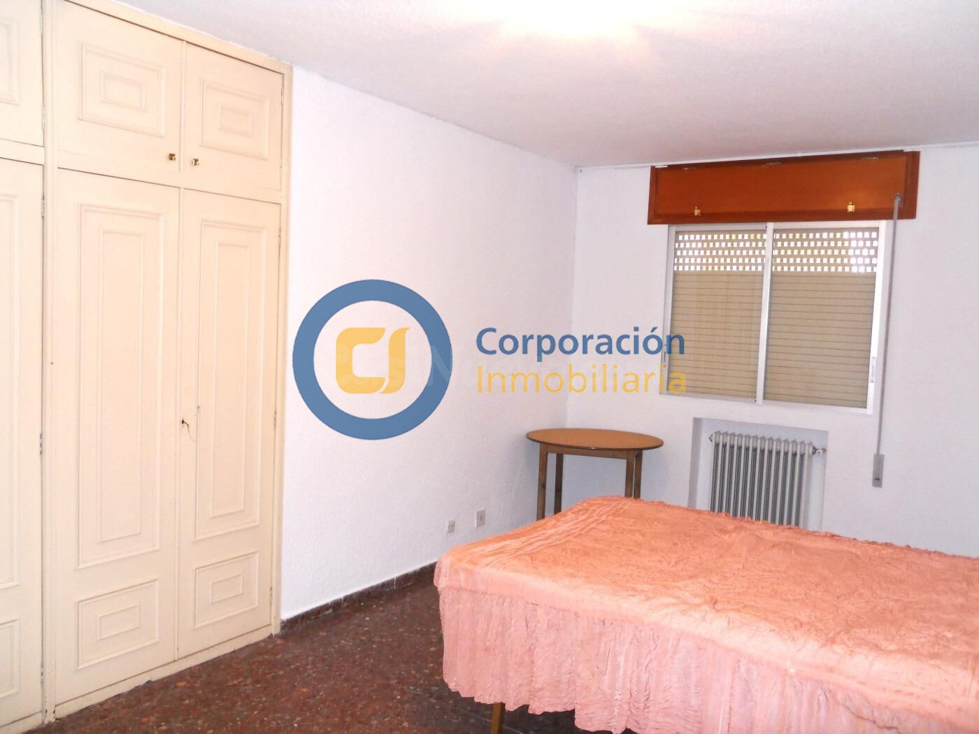 Piso con cuatro dormitorios y garaje en Lorca Centro de gran - foto 5