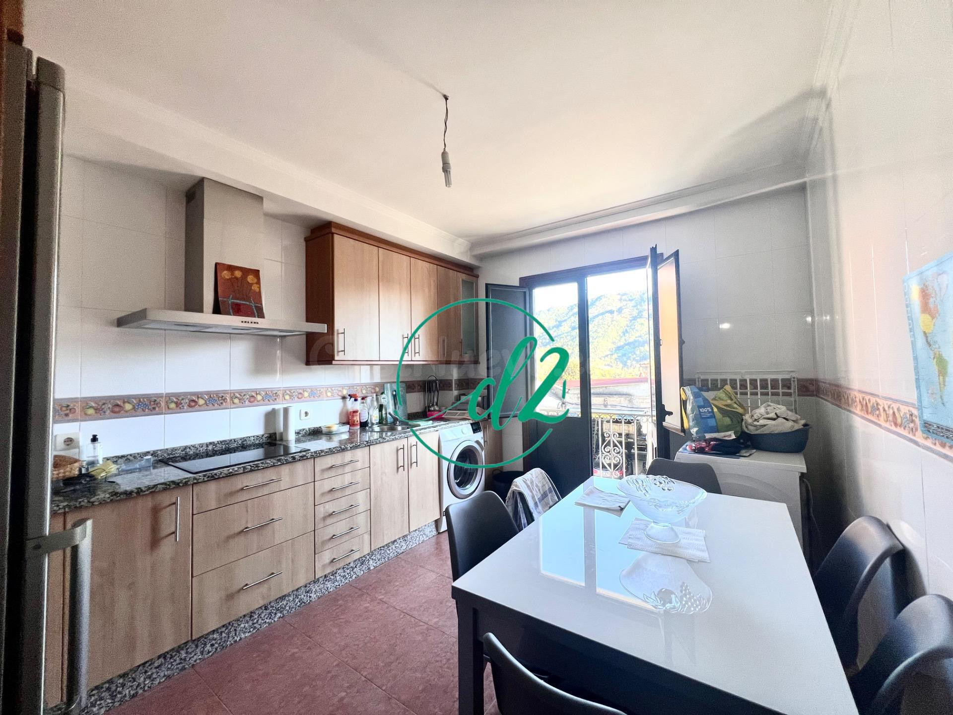 SE VENDE AMPLIO PISO EXTERIOR SEMINUEVO CON PLAZA DE GARAJE EN RIBADAVIA. REF1408
