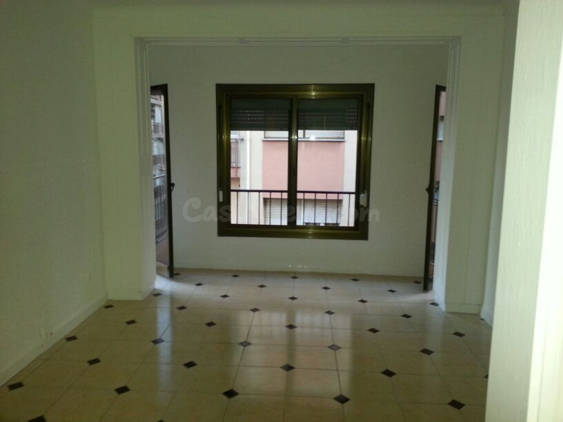 Piso de venta con inquilino en Badalona – Zona Llefià - foto 3