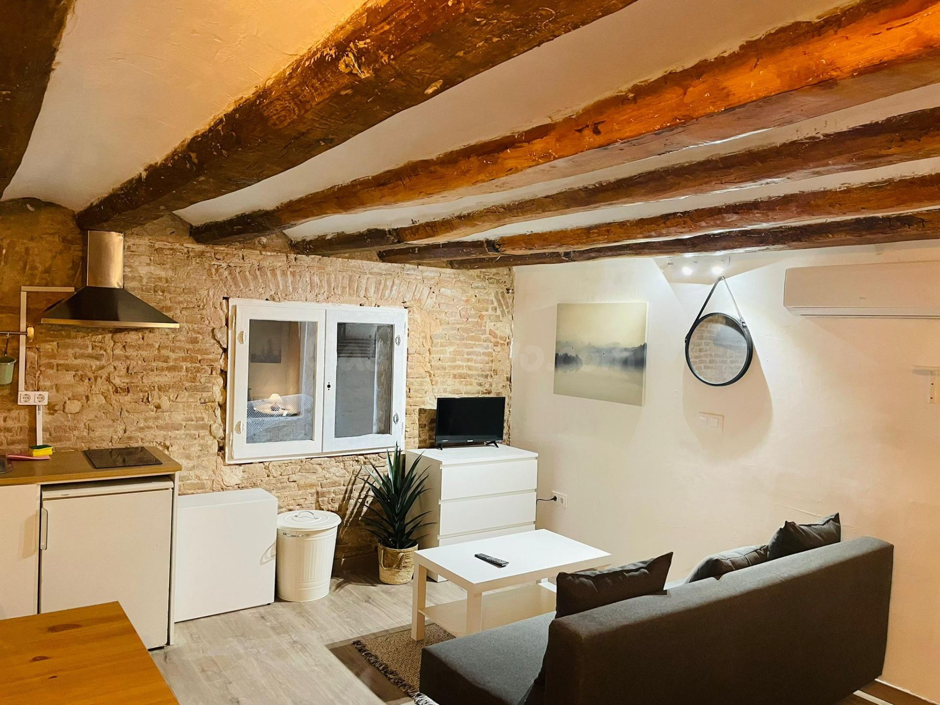 6 ESTUDIOS EN VENTA EN BARCELONA