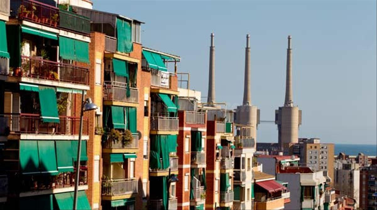 DOS PISOS Y DOS LOCALES EN VENTA EN BADALONA