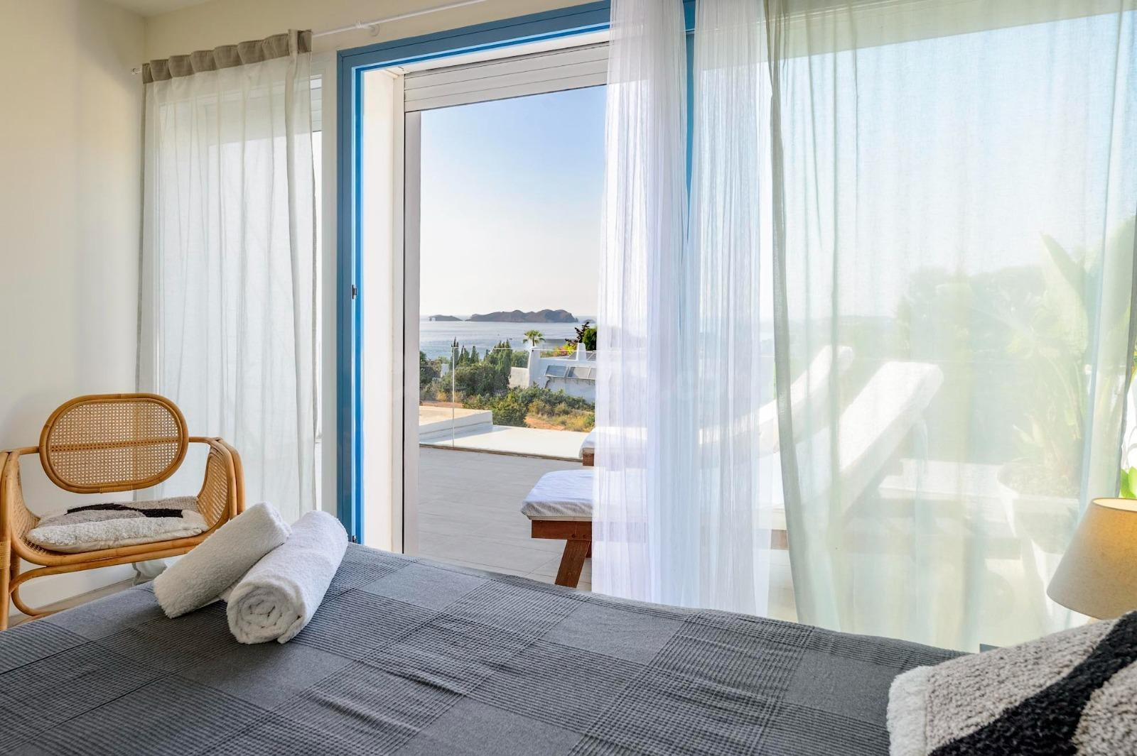 Adosado con vistas al mar en Es Puig de Mar – Ibiza - foto 4