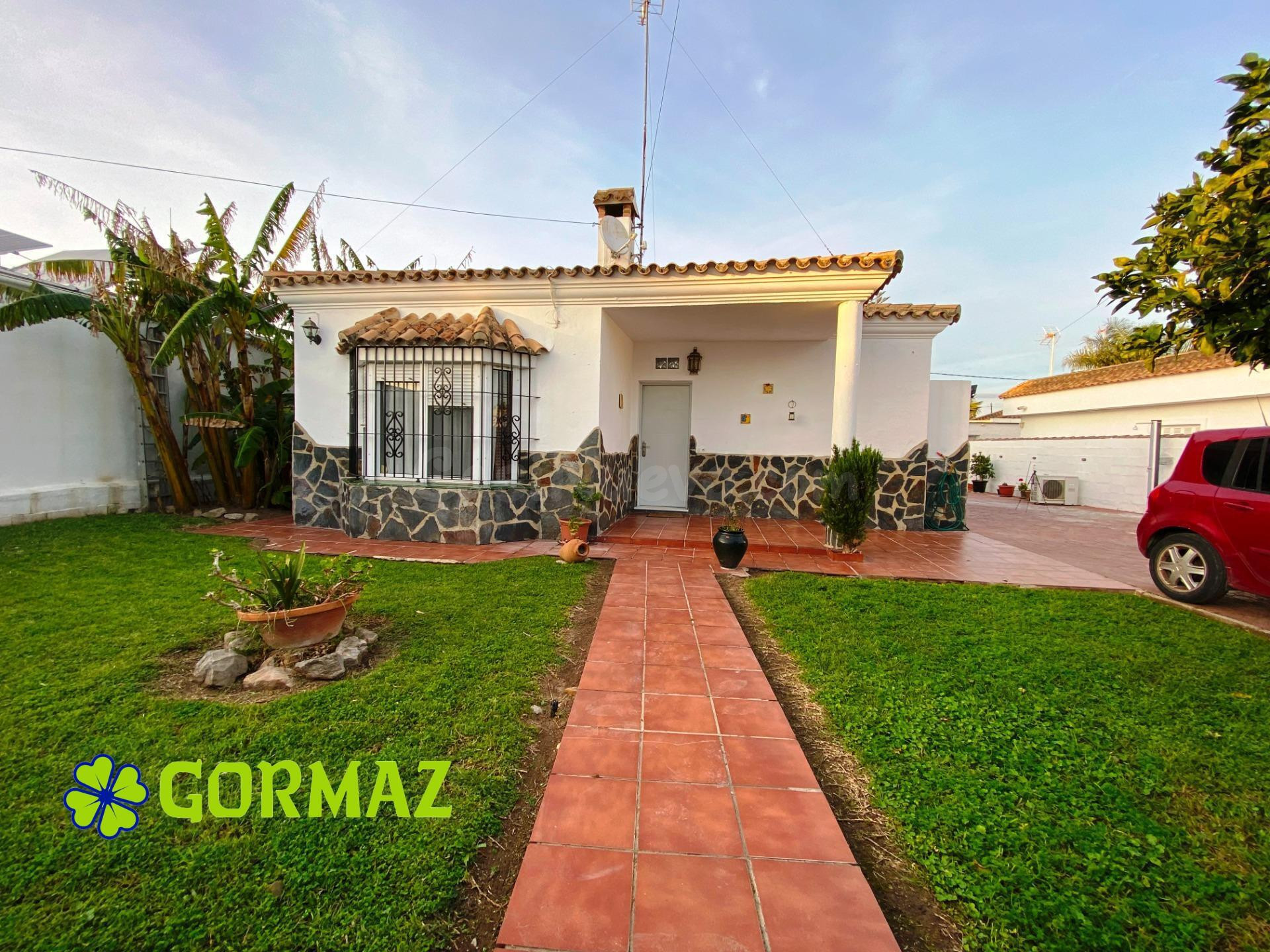 CHALET EN LA ZONA DE LAS PALOMAS, CHICLANA DE LA FRONTERA