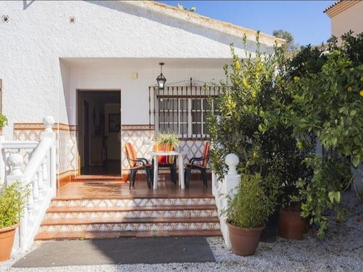 ¡Oportunidad Única en Puerto de la Torre! Casa de una sola planta con parcela🏡✨