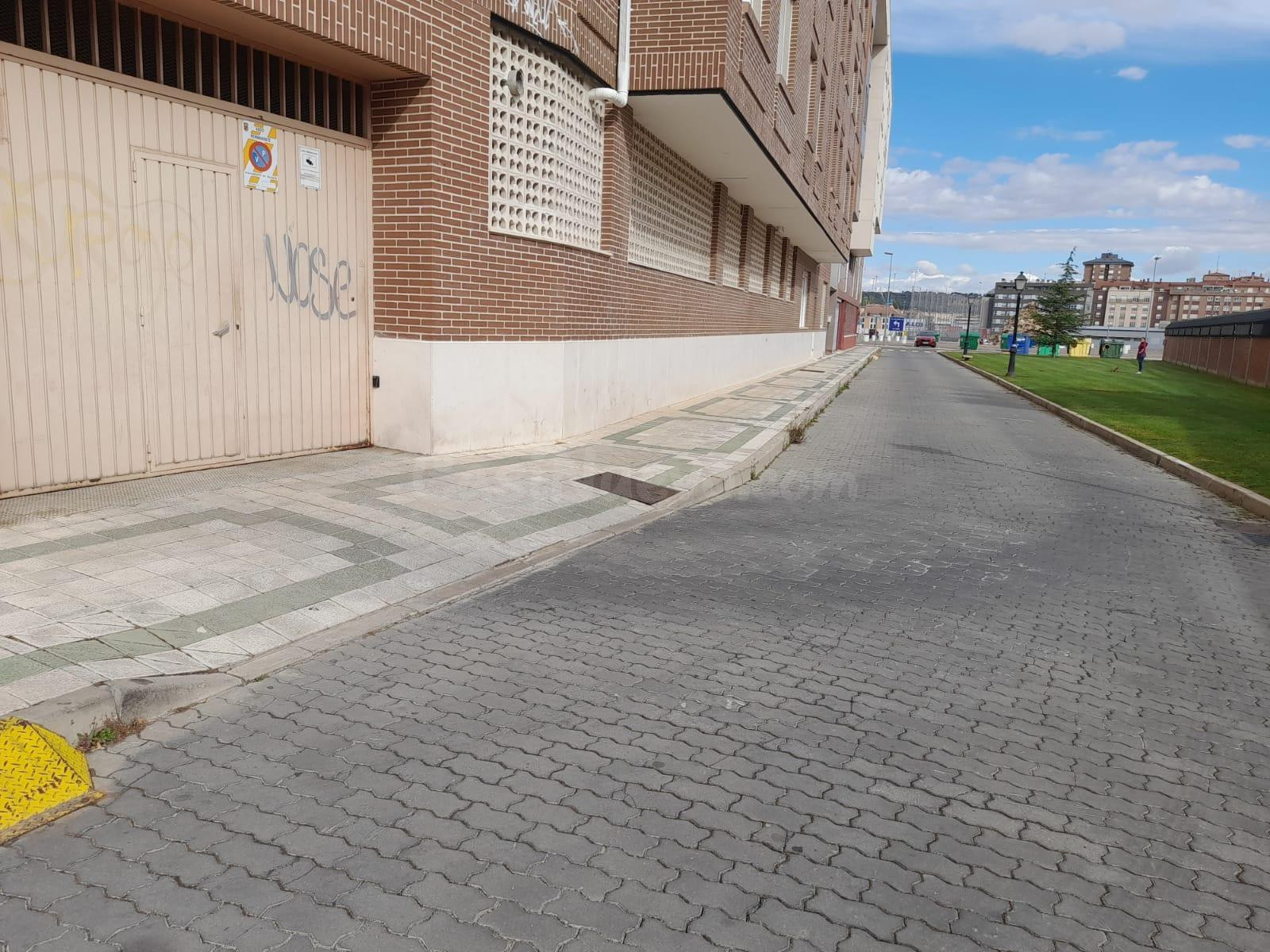 PLAZA DE GARAJE - AVDA DERECHOS HUMANOS