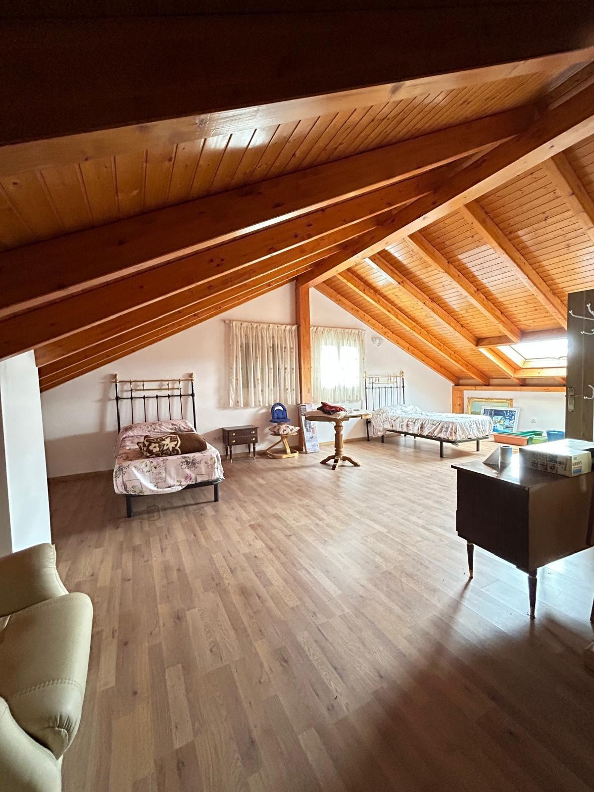 CASA INDEPENDIENTE con 1000 m2 de terreno y dormitorio en pl - foto 2
