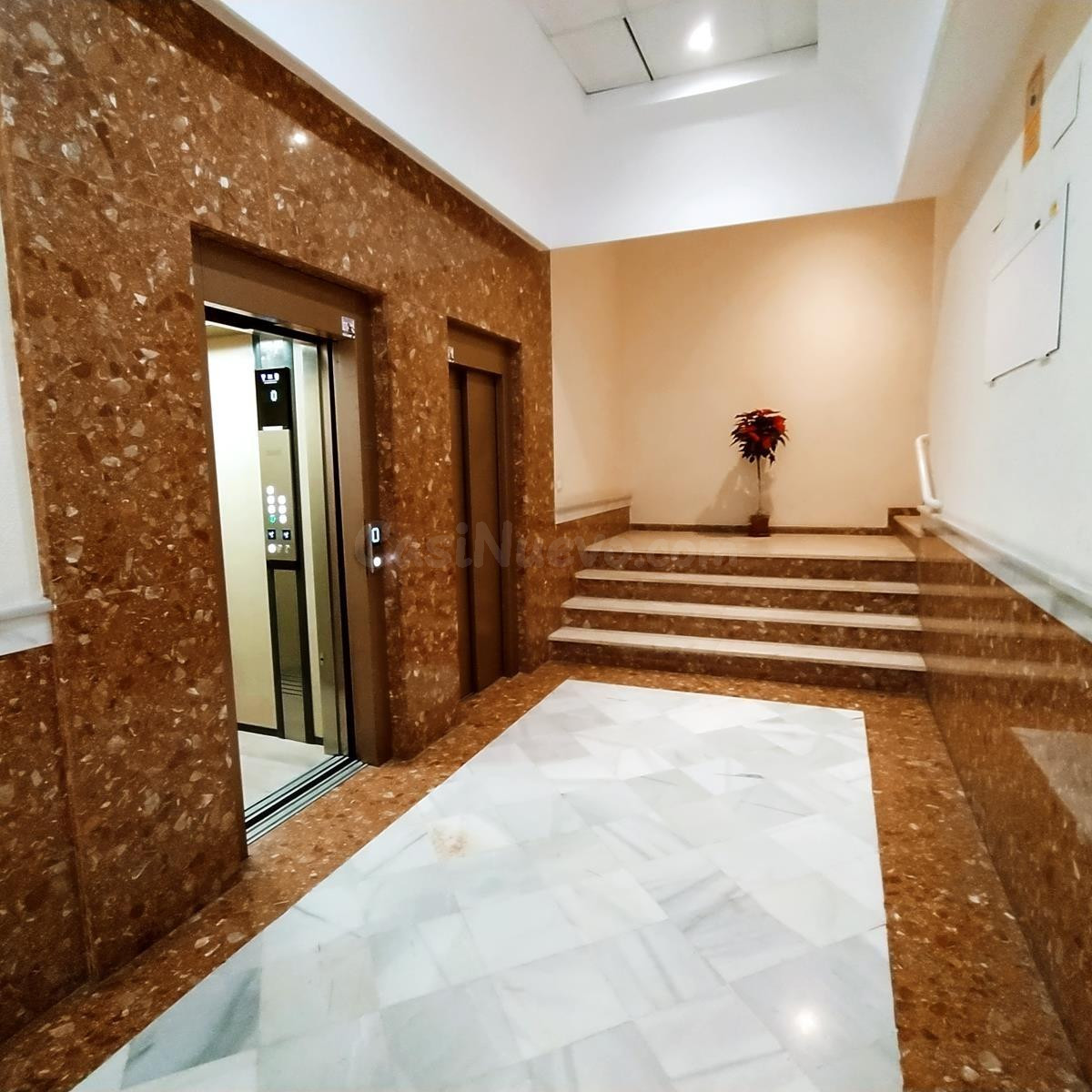 Apartamento céntrico con garaje y piscina comunitaria