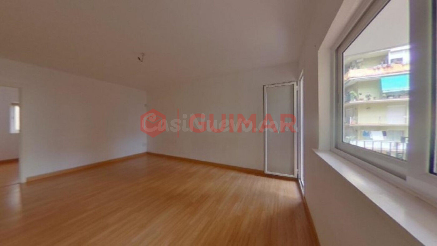 VENTA DE PISO OCUPADO PARA INVERSORES EN BARCELONA - La Font de la Guatlla