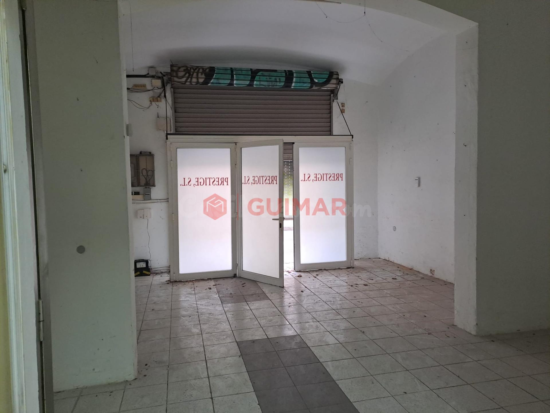 LOCAL EN VENTA EN LES CORTS - BARCELONA