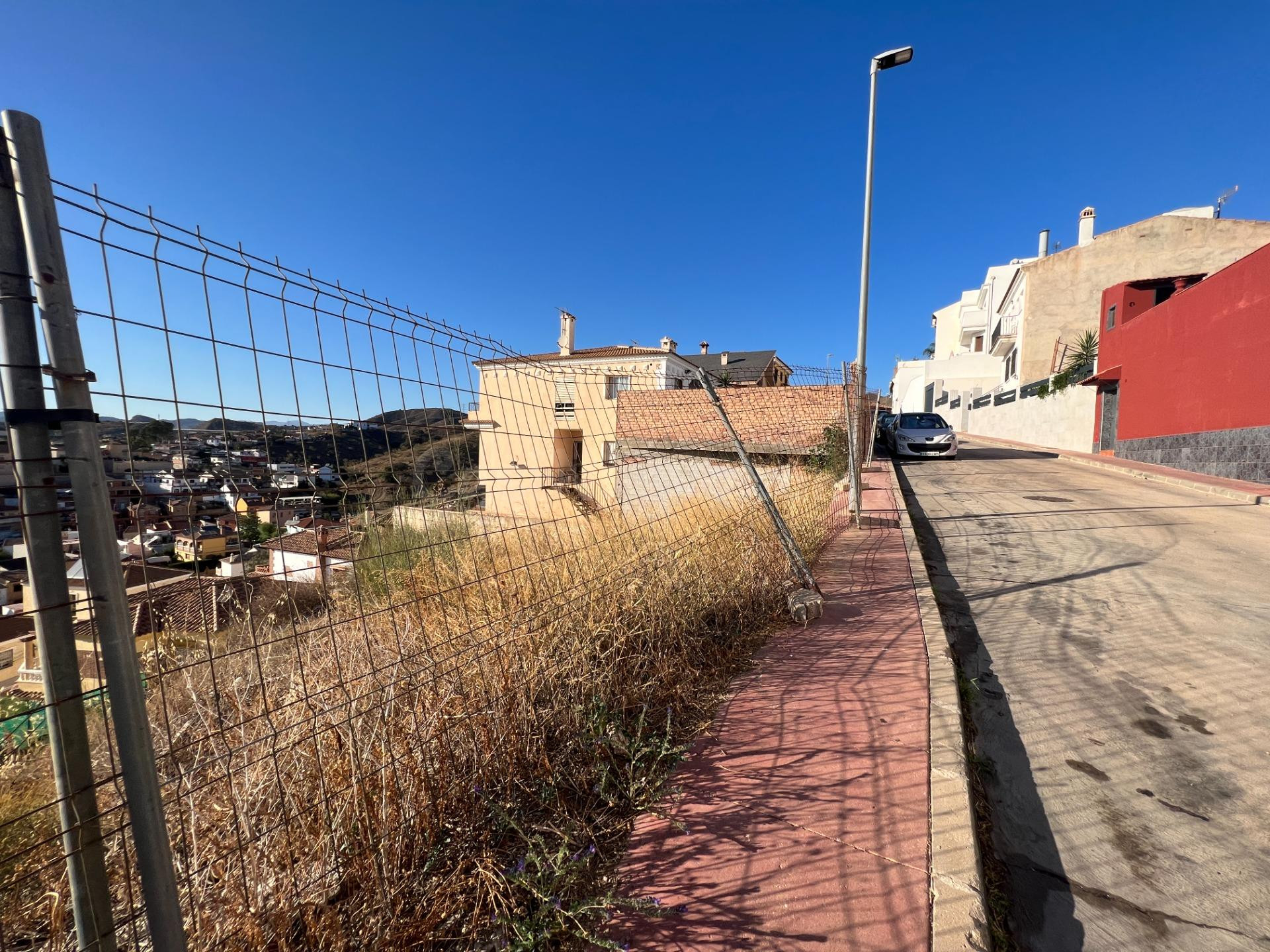 Parcela para dos viviendas Pareadas en Puerto de la Torre - foto 3