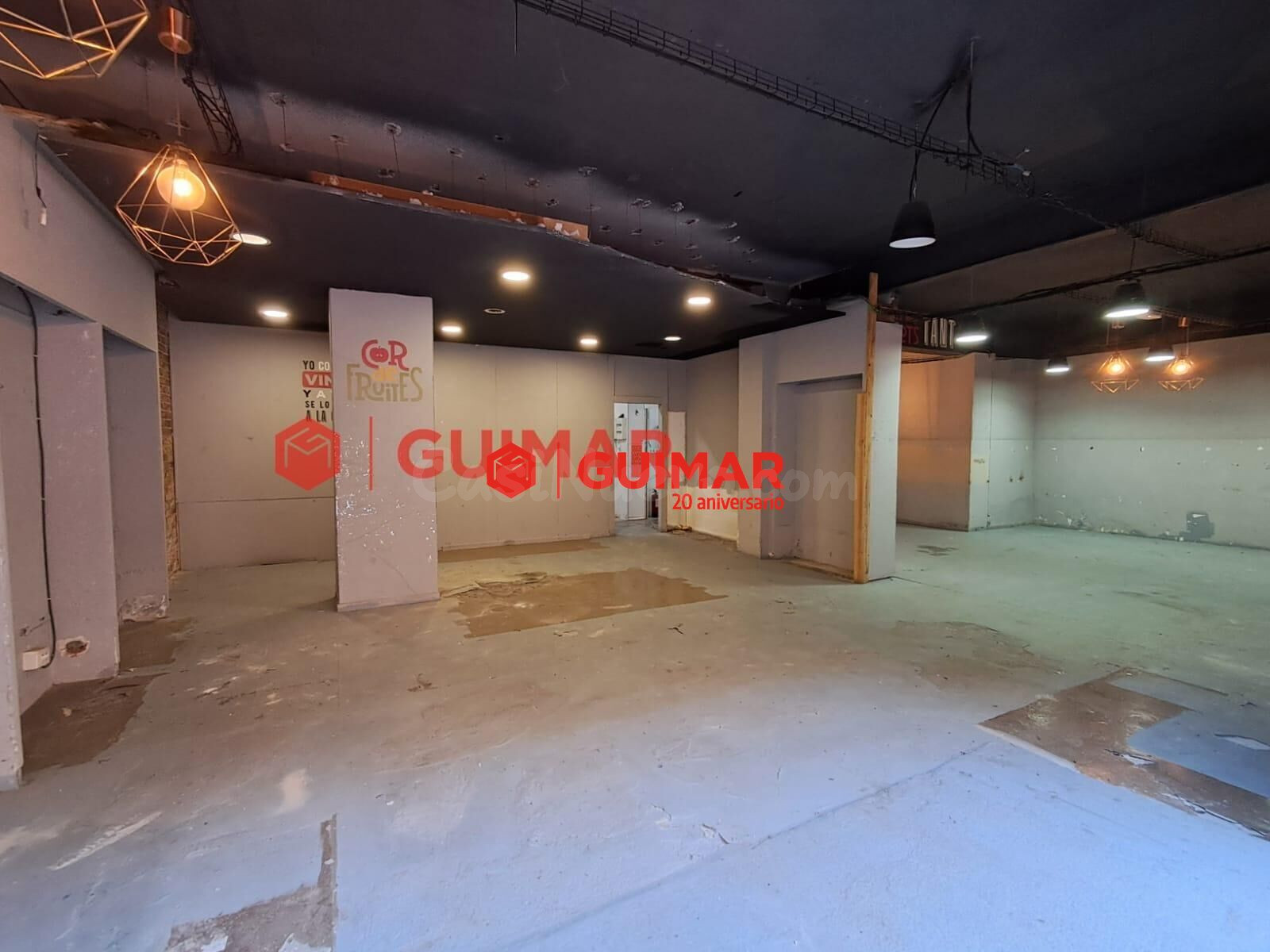 LOCAL COMERCIAL EN ALQUILER 120 M2 EN C/ FRANCESC LLUNELL / ESPLUGUES