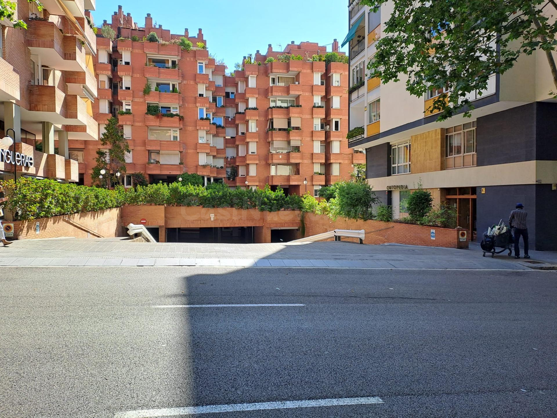 PLAZA DE PARKING EN VENTA EN LAS COCHERAS DE SARRIA
