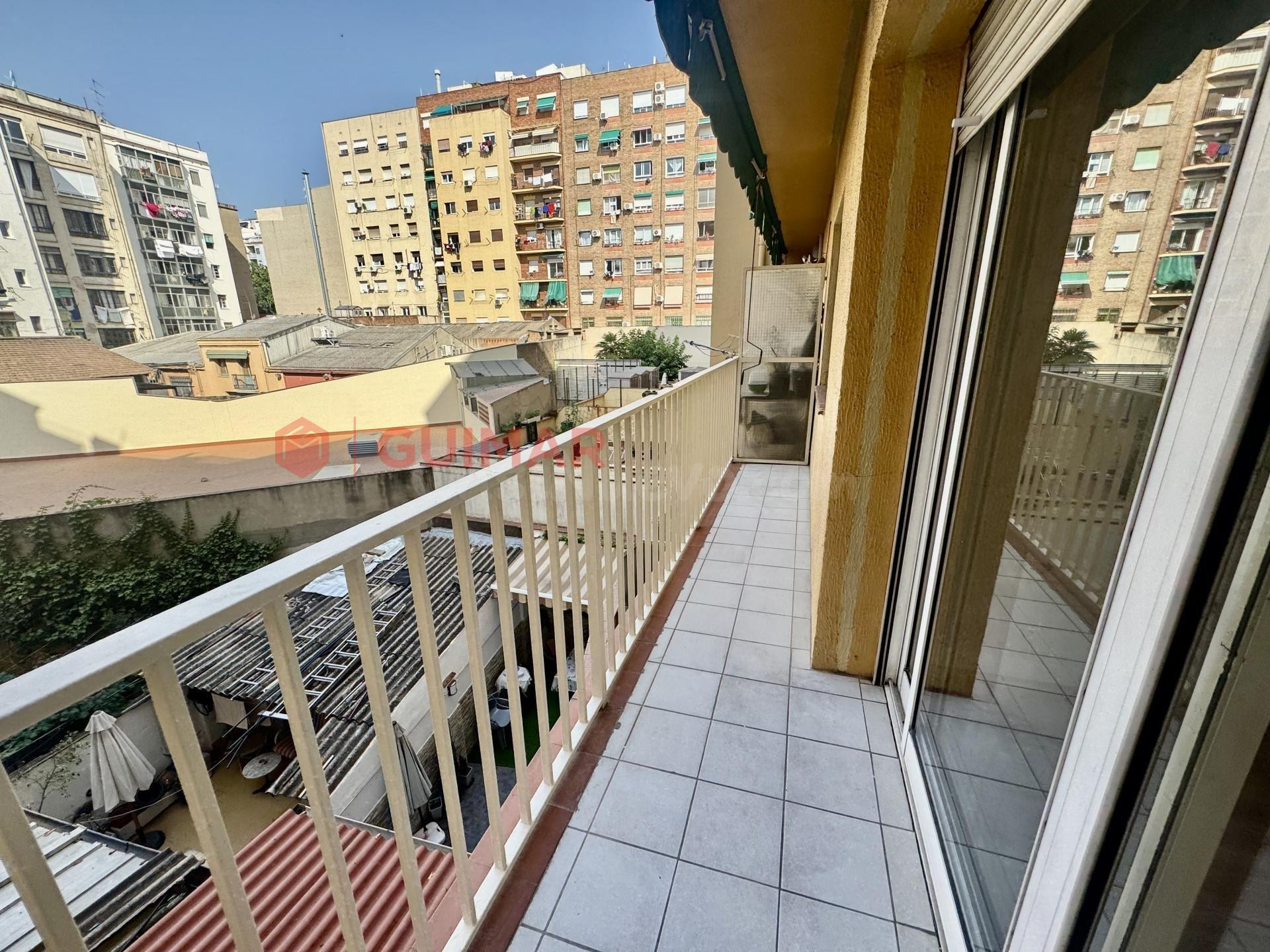 piso reformado junto a la sagrada familia