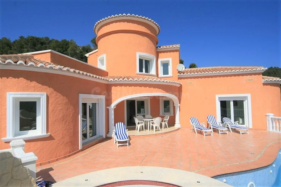 Villa de lujo con una gran piscina. - foto 3