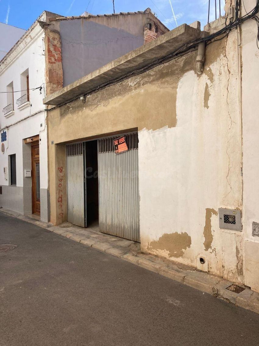 Casa adosada para reformar/ construir, en venta en calle Santa Teresa, 14. Rafelbuñol