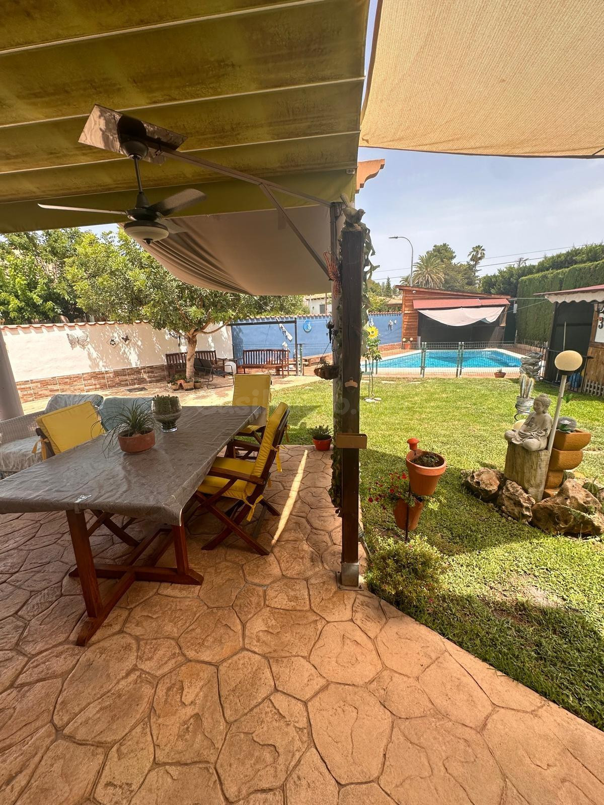 Se vende chalet adosado en La Pobla de Vallbona, Valencia