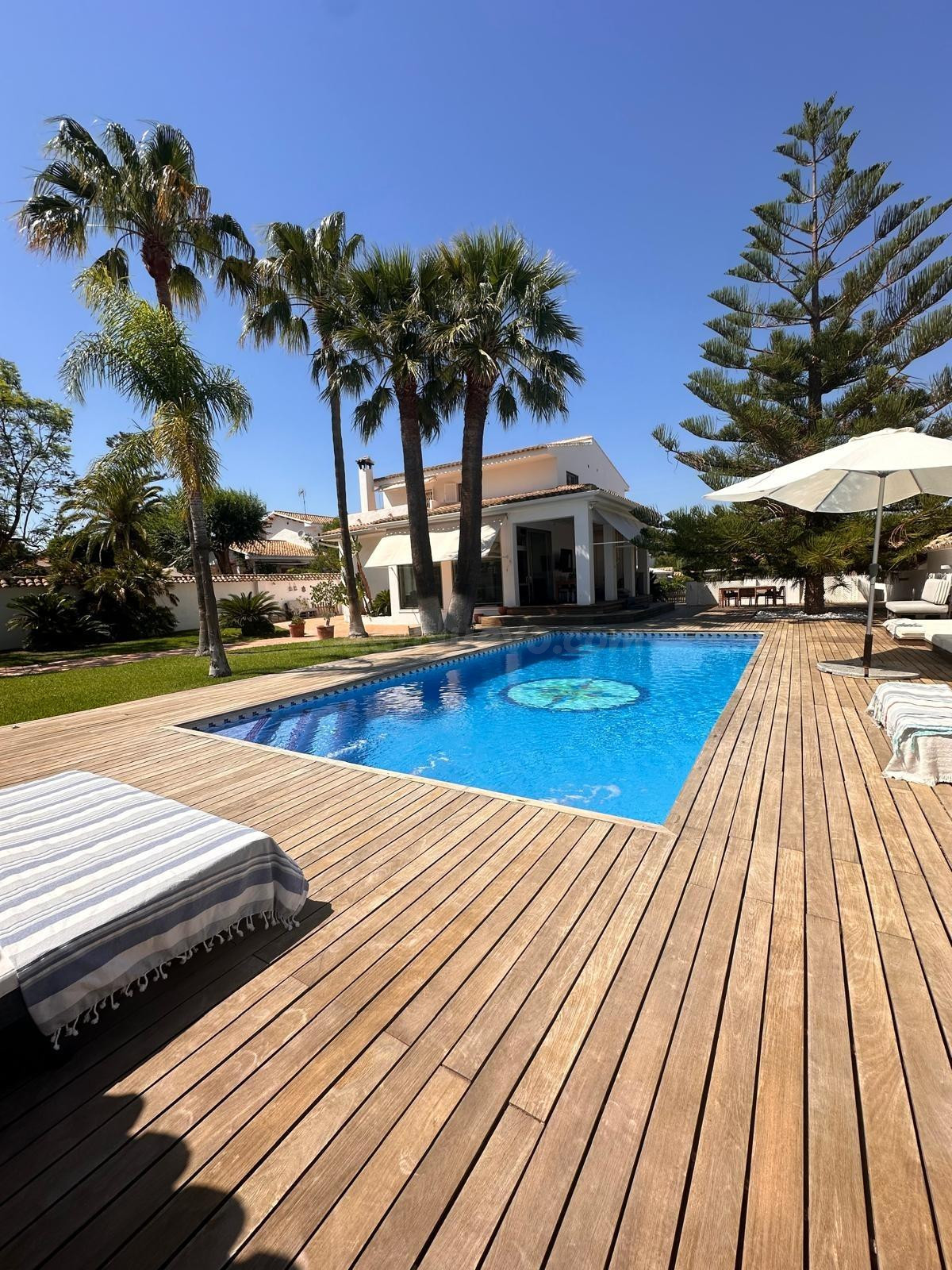 Chalet de Lujo en Venta en Náquera - Valencia