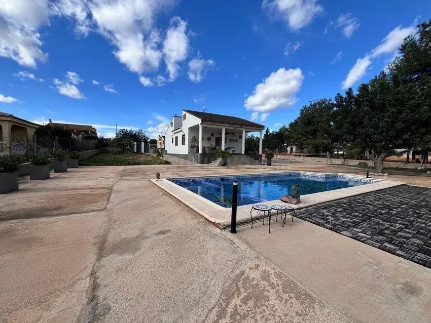 Se vende casa en Montroy, Valencia - foto 2
