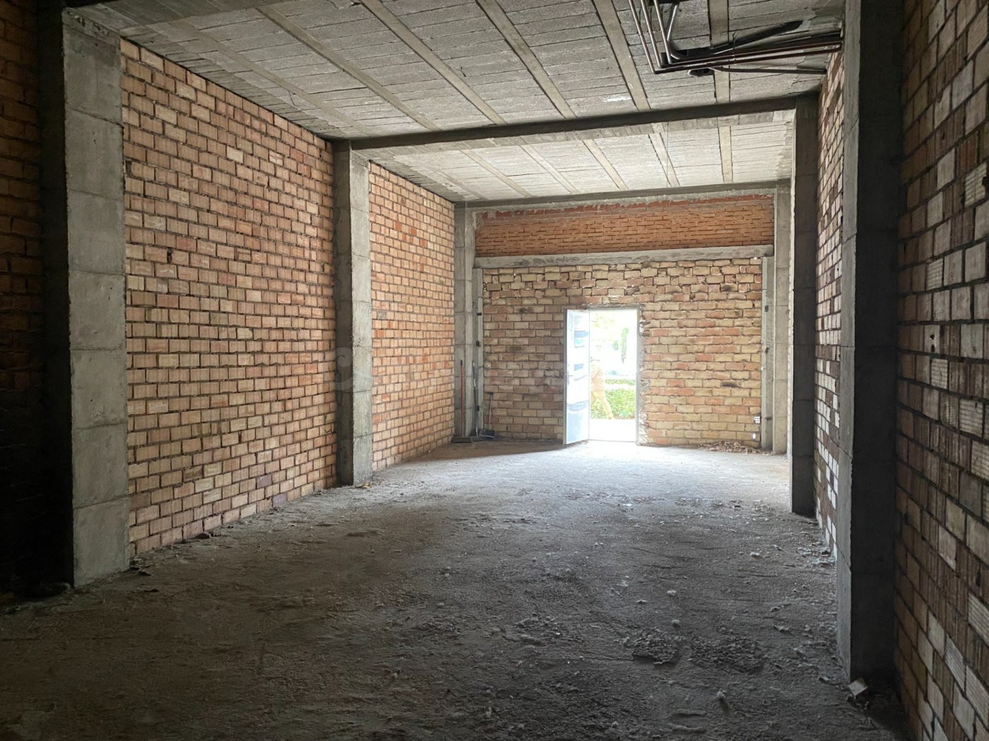 OCASION INVERSORES Y AUTONOMOS ¡¡¡¡¡ GRAN LOCAL EN VENTA DE 61 M2  EN BRUTO PARA REFORMAR A SU GUSTO