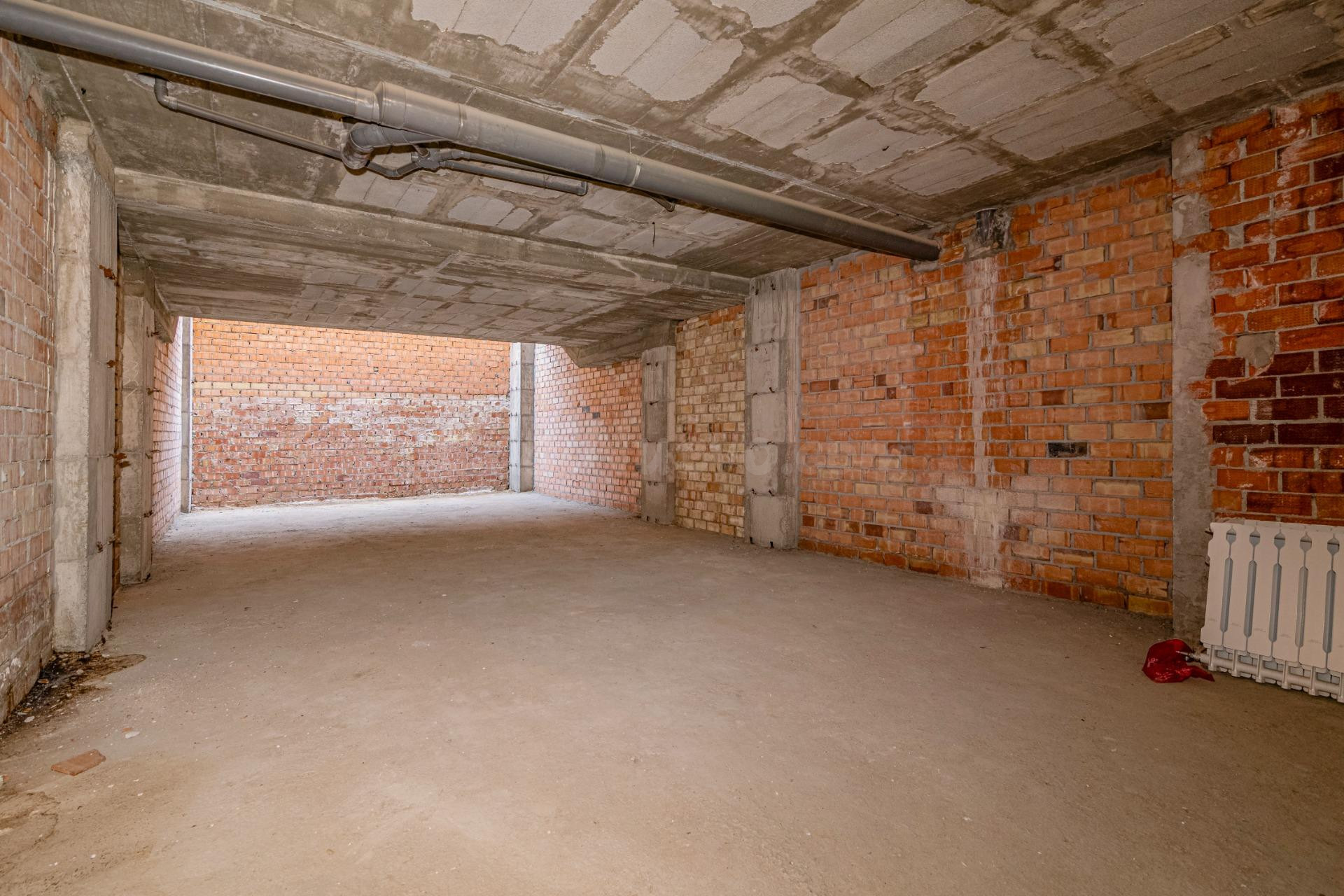 LOCAL COMERCIAL EN VENTA EN LA CHANA CON POSIBILIDAD DE CAMBIO DE USO