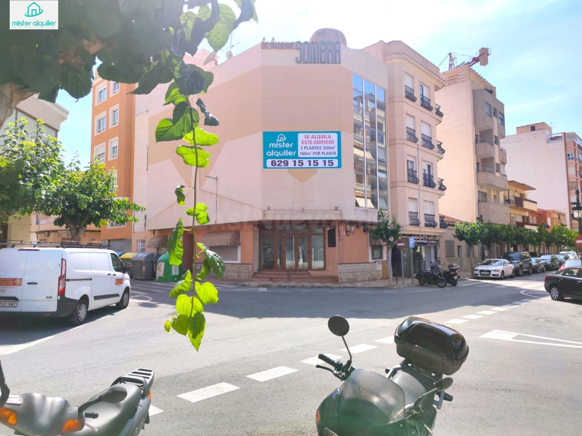 LOCAL COMERCIAL EDIFICIO DE PLANTA BAJA Y 2 ALTURAS EN EL CE