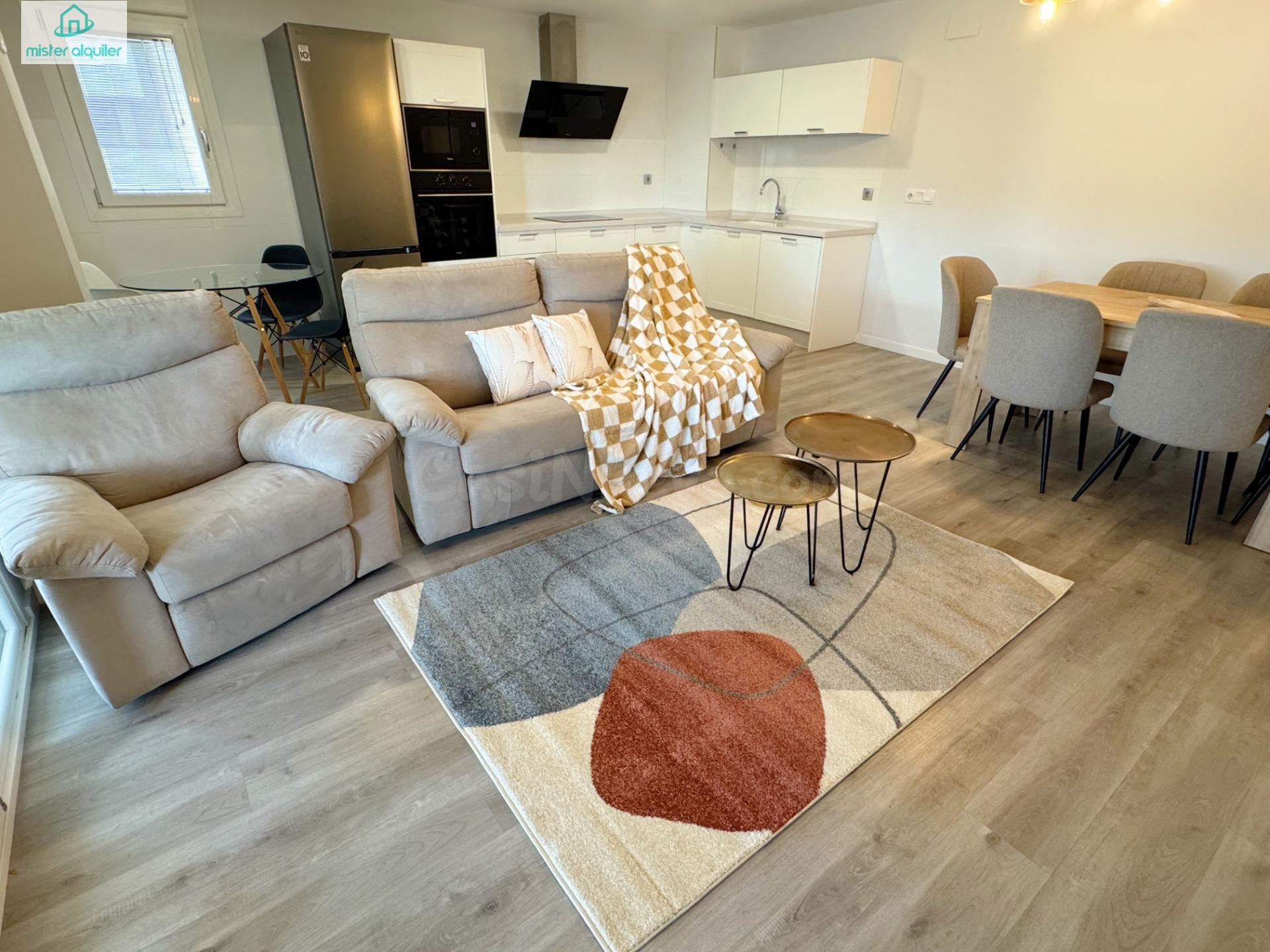 APARTAMENTO DE LUJO EN BRISAS DE LEVANTE CON PISCINA, GARAJE, EMPADRONAMIENTO Y A UN PASO DE LAS PLAYAS Y DEL TRAM