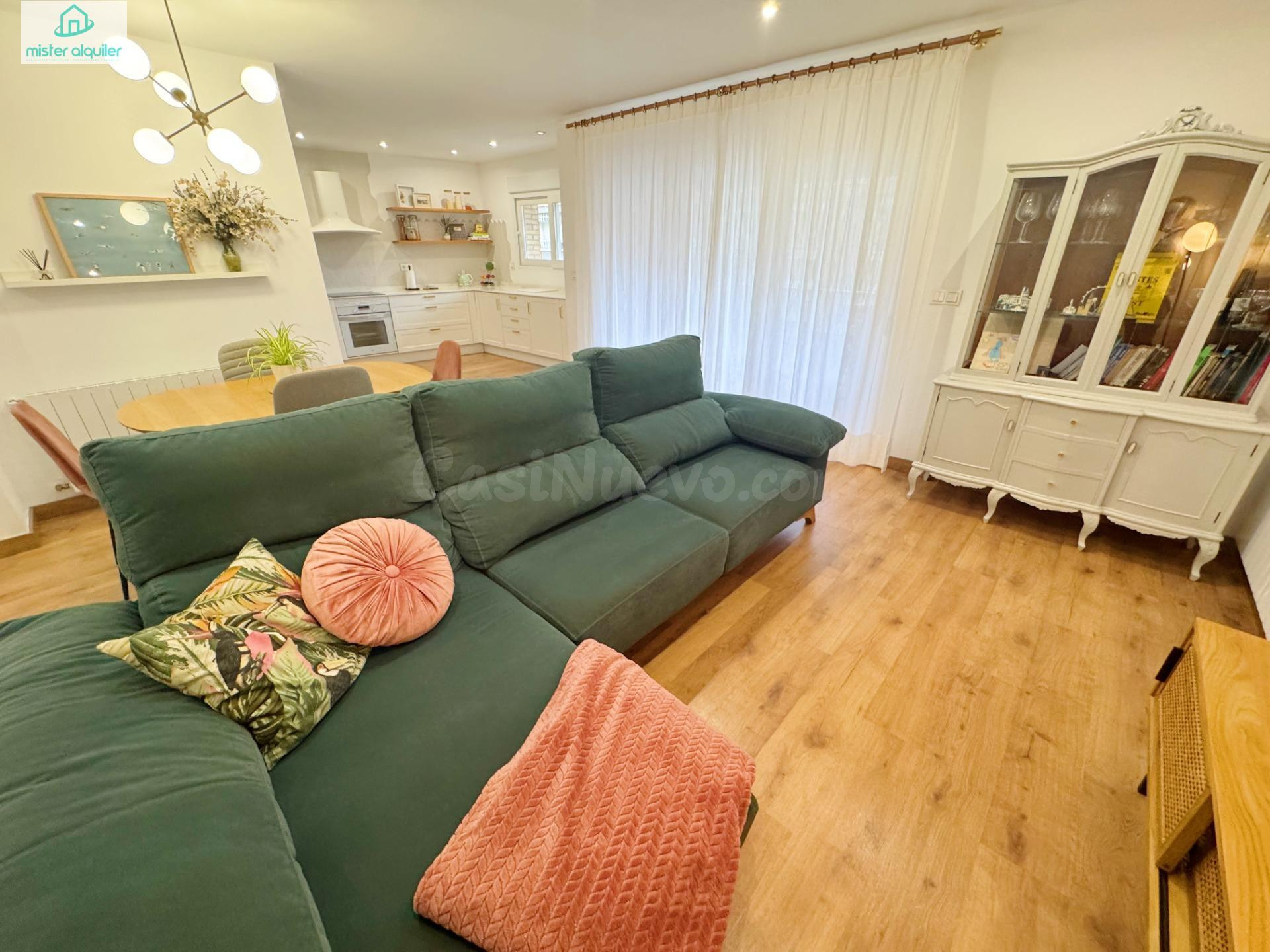 ELEGANTE APARTAMENTO REFORMADO EN PLENO CENTRO DE EL CAMPELLO, A UN PASO DE LA PLAYA