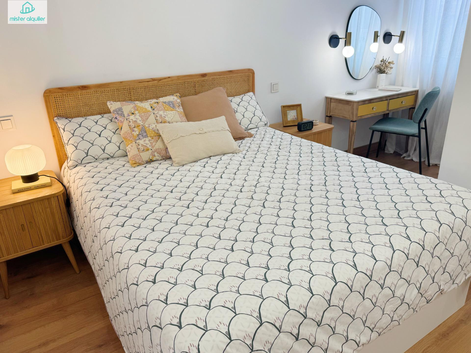 ELEGANTE APARTAMENTO REFORMADO EN PLENO CENTRO DE EL CAMPELLO, A UN PASO DE LA PLAYA
