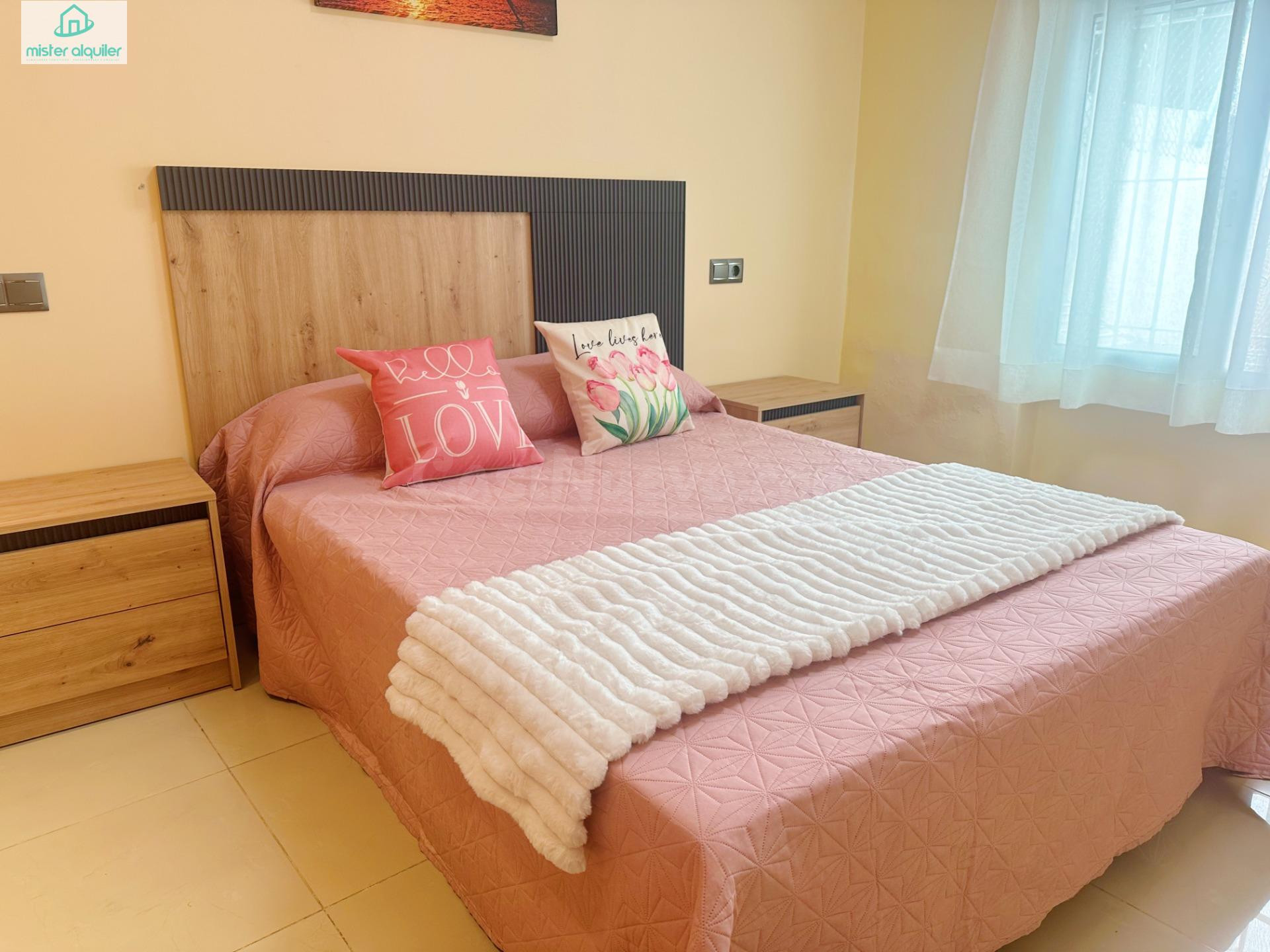 ALQUILER JUNTO AL PASEO MARÍTIMO, A 30 METROS DEL MAR Y TOTALMENTE EQUIPADO