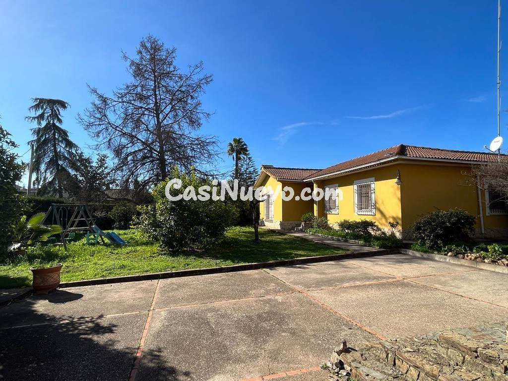 D. PARCELA DE 3000 M2 SEGREGABLE EN TRES CON DOS CHALETS - foto 4