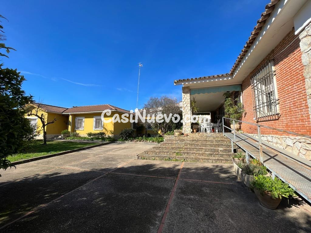 D. PARCELA DE 3000 M2 SEGREGABLE EN TRES CON DOS CHALETS - foto 25