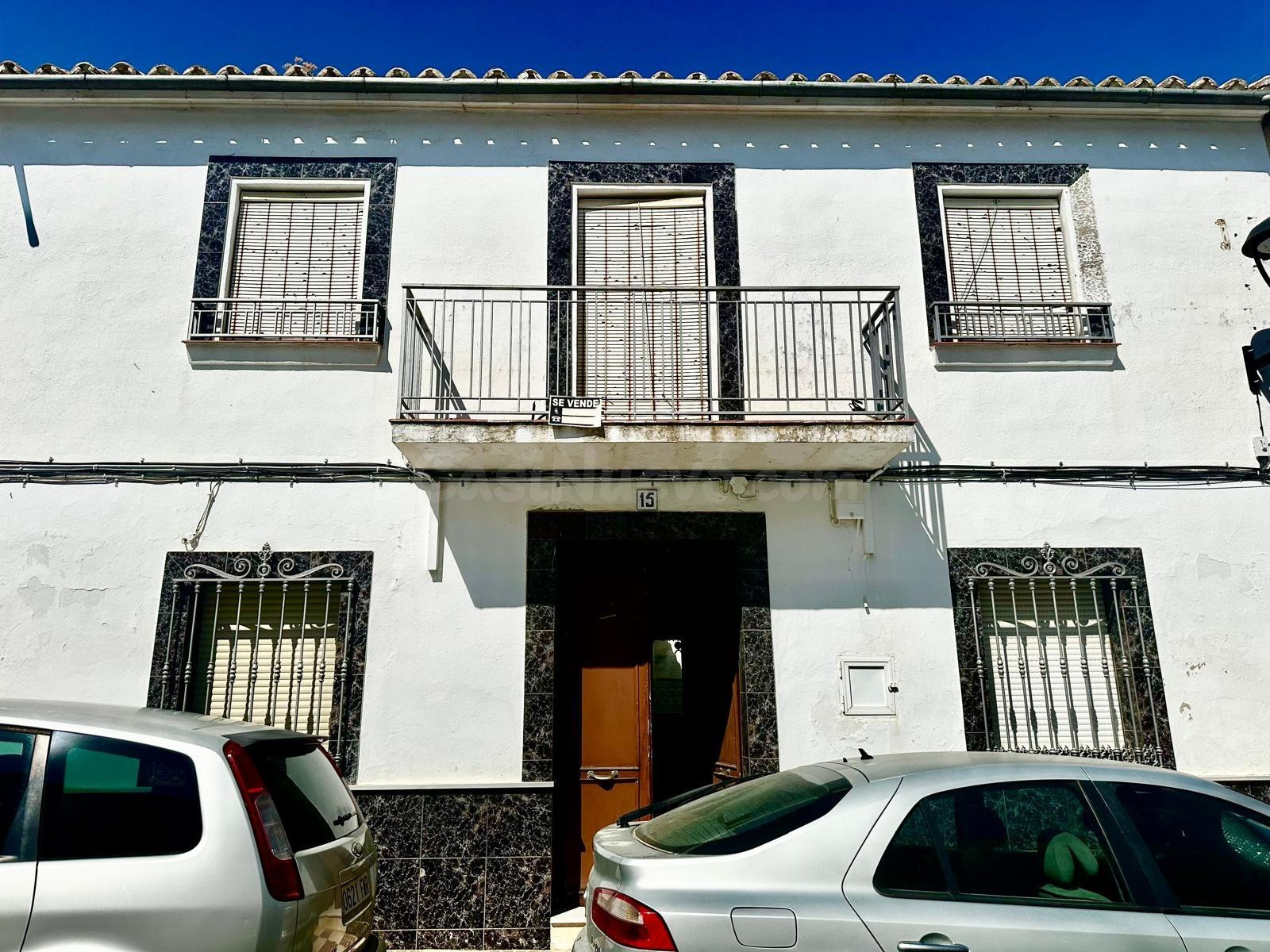 C. Gran casa con excelente ubicación. - foto 2