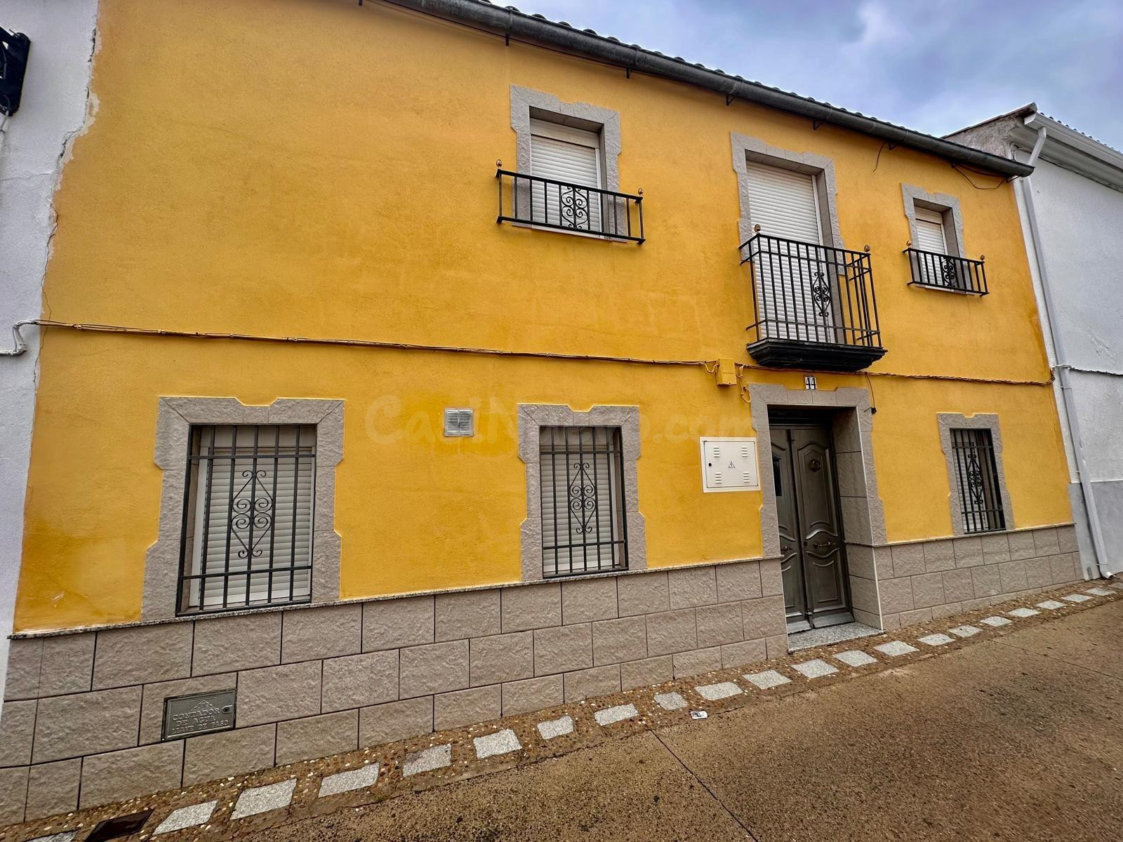 A. Amplia Casa Céntrica en Fuente Obejuna - Listo para Habitar 🏡✨