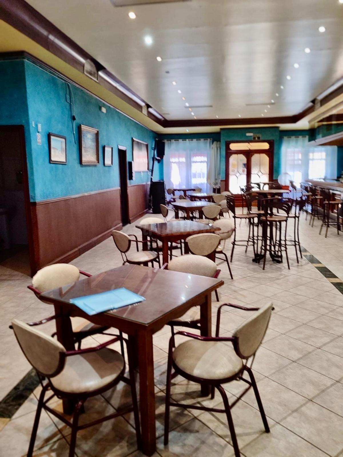 A. Oportunidad de Inversión: Bar-Restaurante Equipado y Func - foto 5