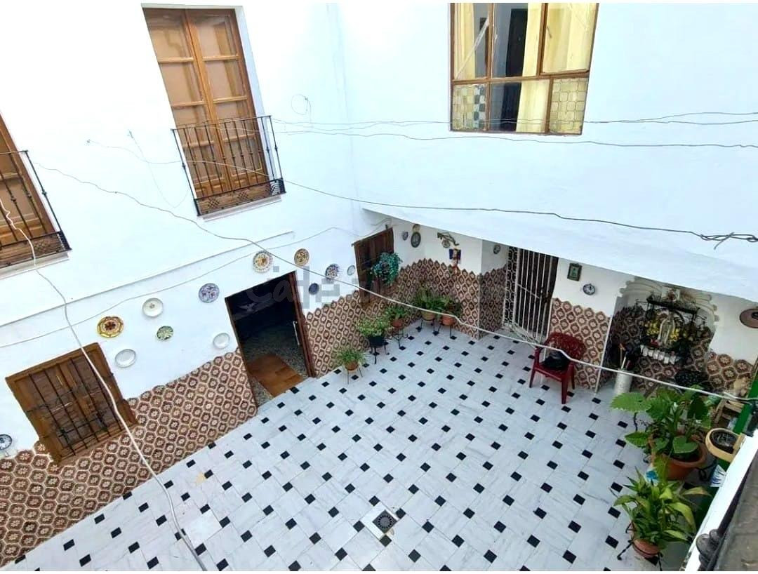 C. Casa amplia para reformar en la zona de la Ribera