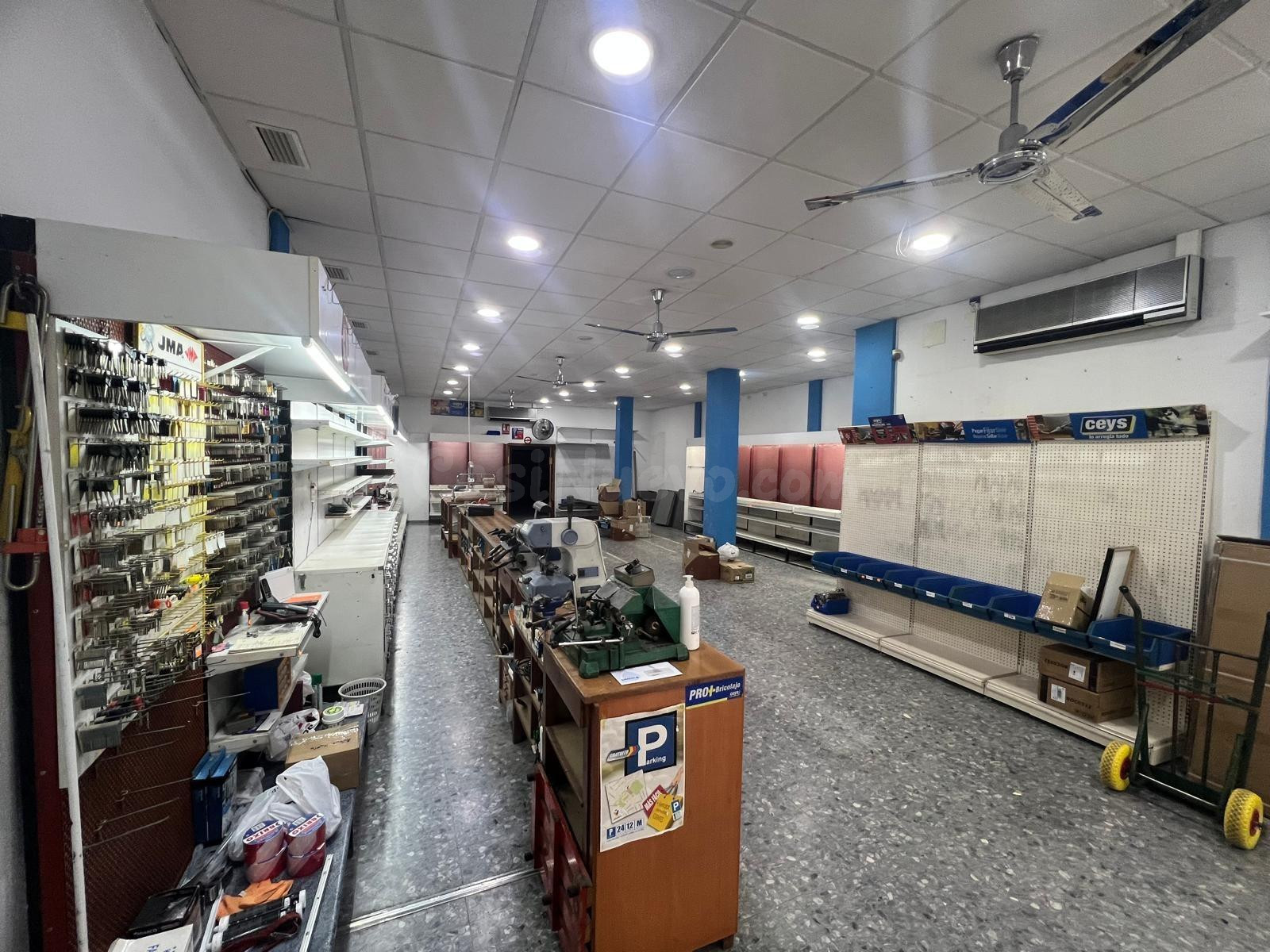 A. LOCAL COMERCIAL, ANTIGUA FERRETERIA, PERFECTO PARA VARIOS PROYECTOS