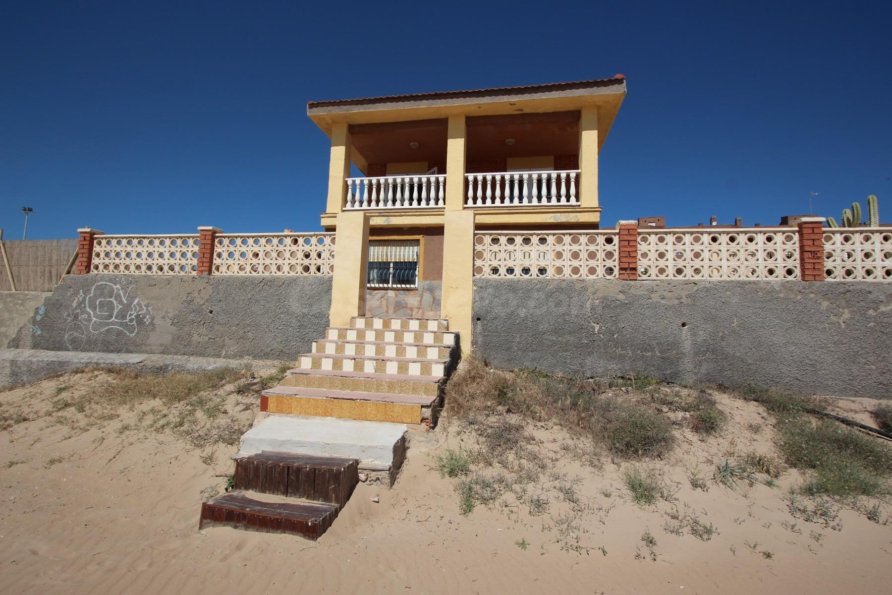 Espectacular chalet con acceso desde la playa de Guardamar del Segura, Costa Blanca