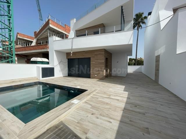VILLAS DE OBRA NUEVA EN SAN MIGUEL DE SALINAS COSTA BLANCA SUR.