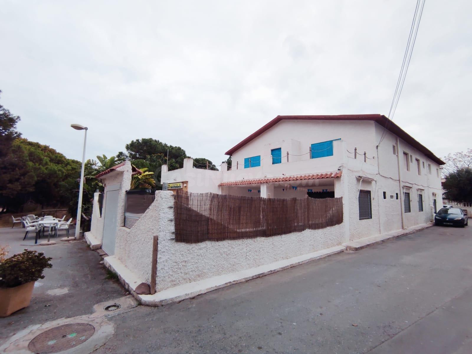 Fantástico local y vivienda en Urbanización Costa-Bella, Guardamar del Segura, Alicante