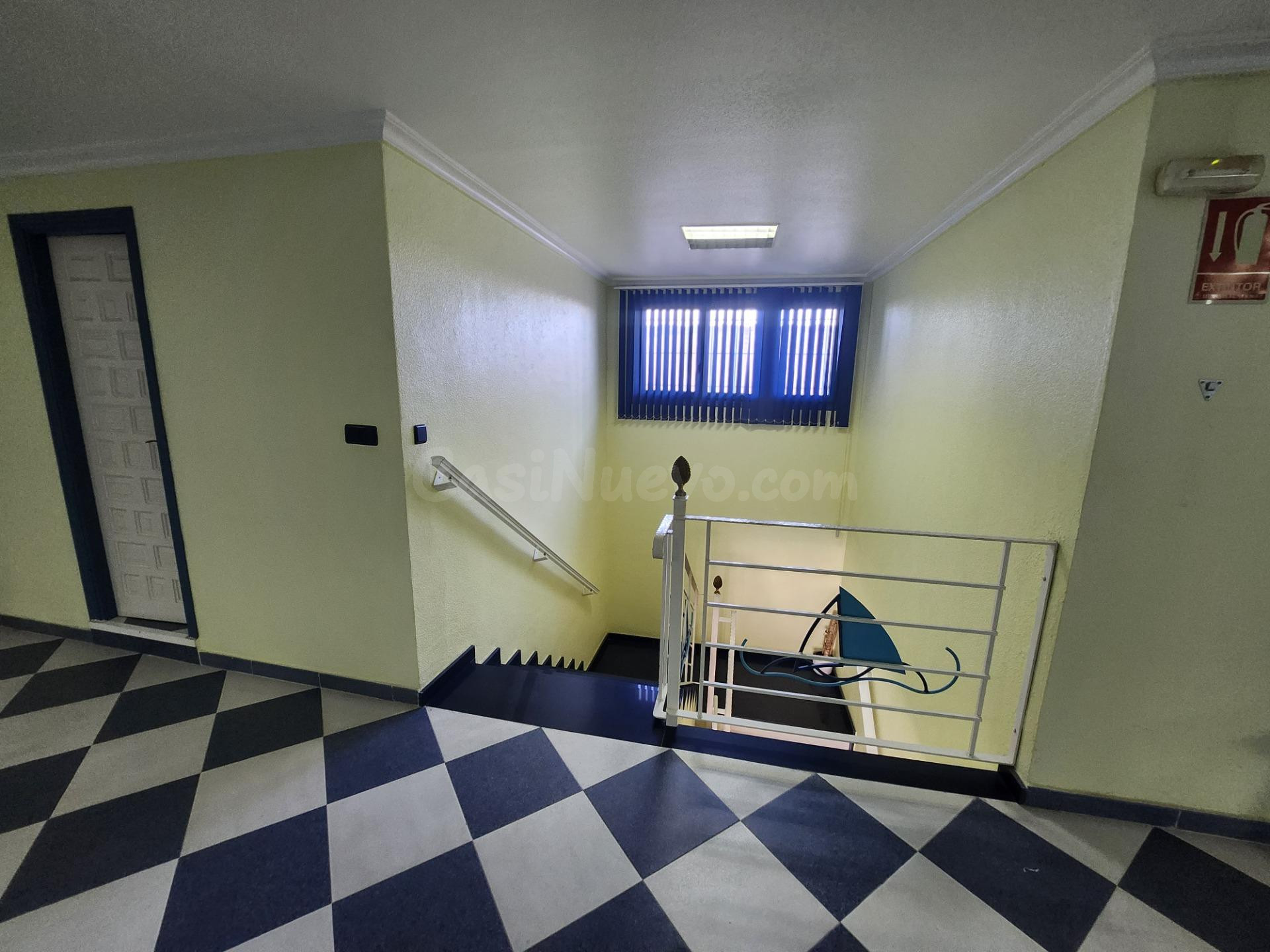 Local comercial a la venta en Urbanización La Marina, San Fu - foto 4