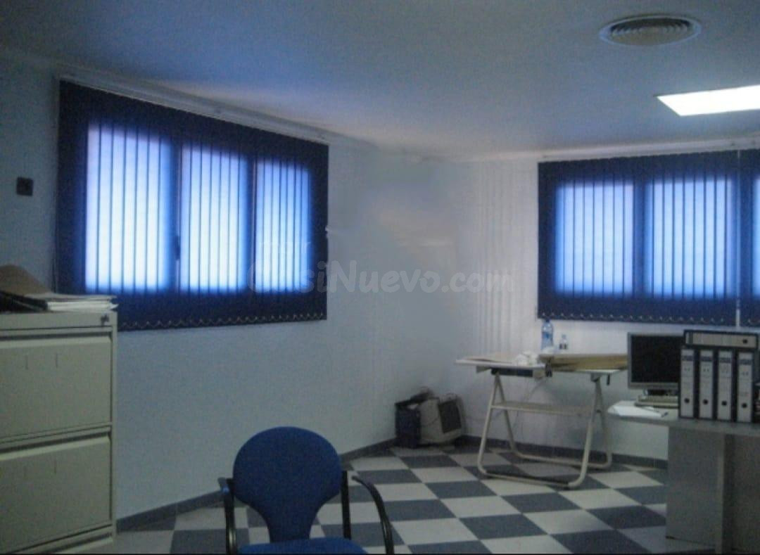 Local comercial a la venta en Urbanización La Marina, San Fu - foto 5