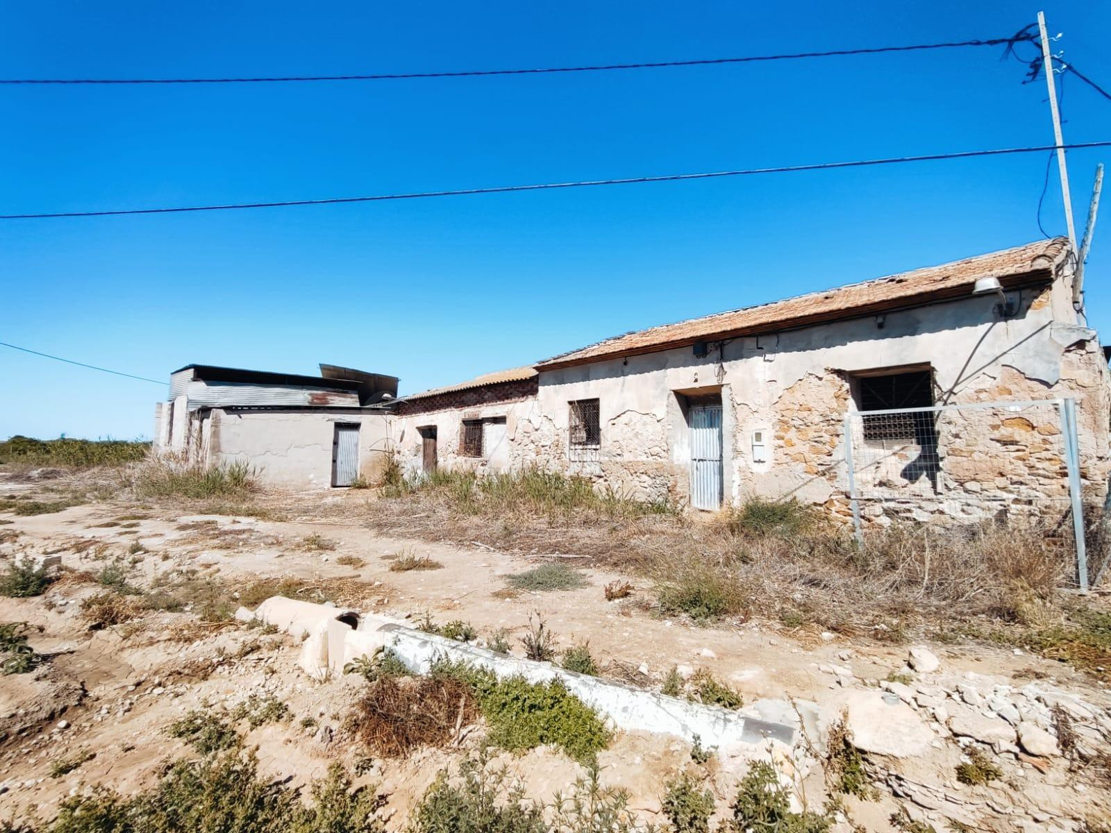 Casa con terreno en Desamparados, Orihuela