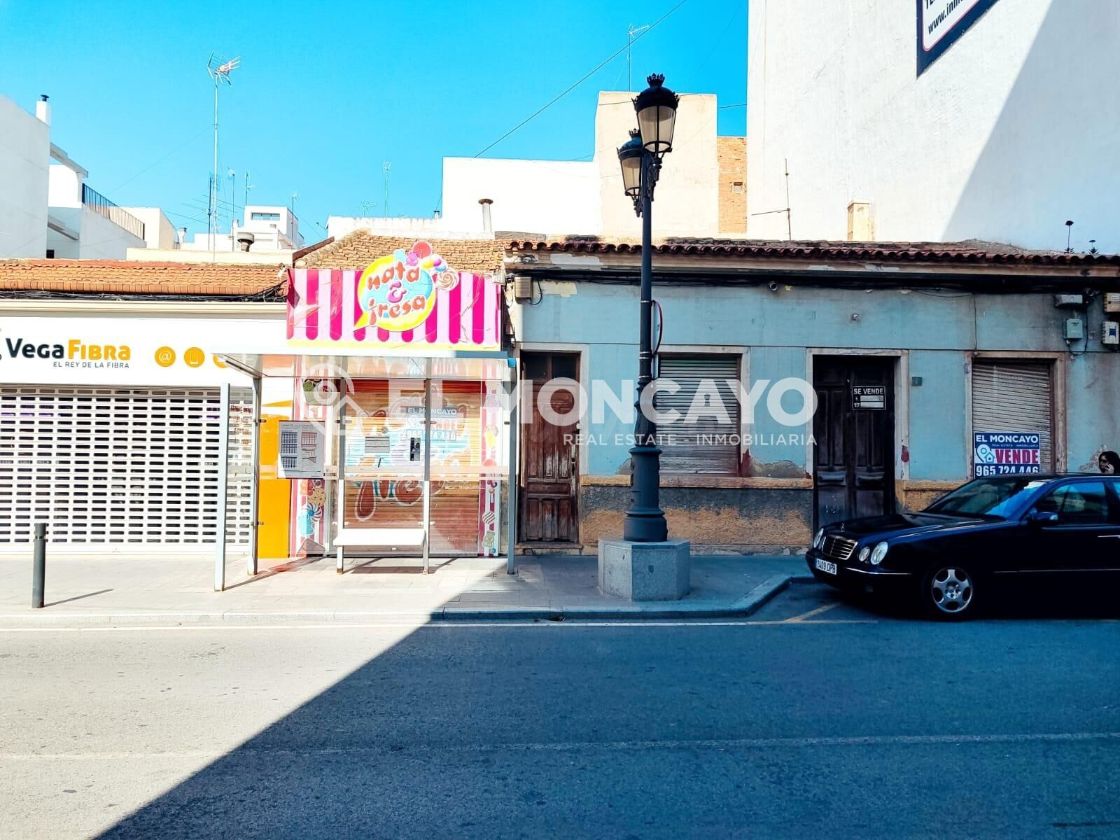Fantástico local en la avenida principal de Guardamar del Se
