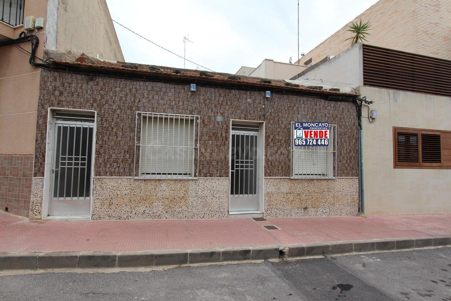 Fantástica casa de pueblo a escasos metros del centro de Guardamar del Segura, Alicante