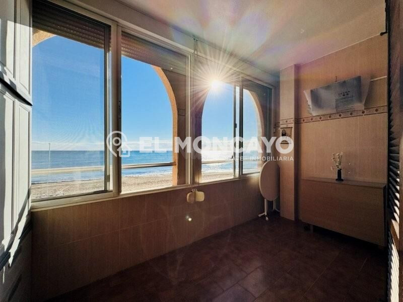 Fantástico apartamento con vistas al mar en La Mata, Torrevieja, Alicante