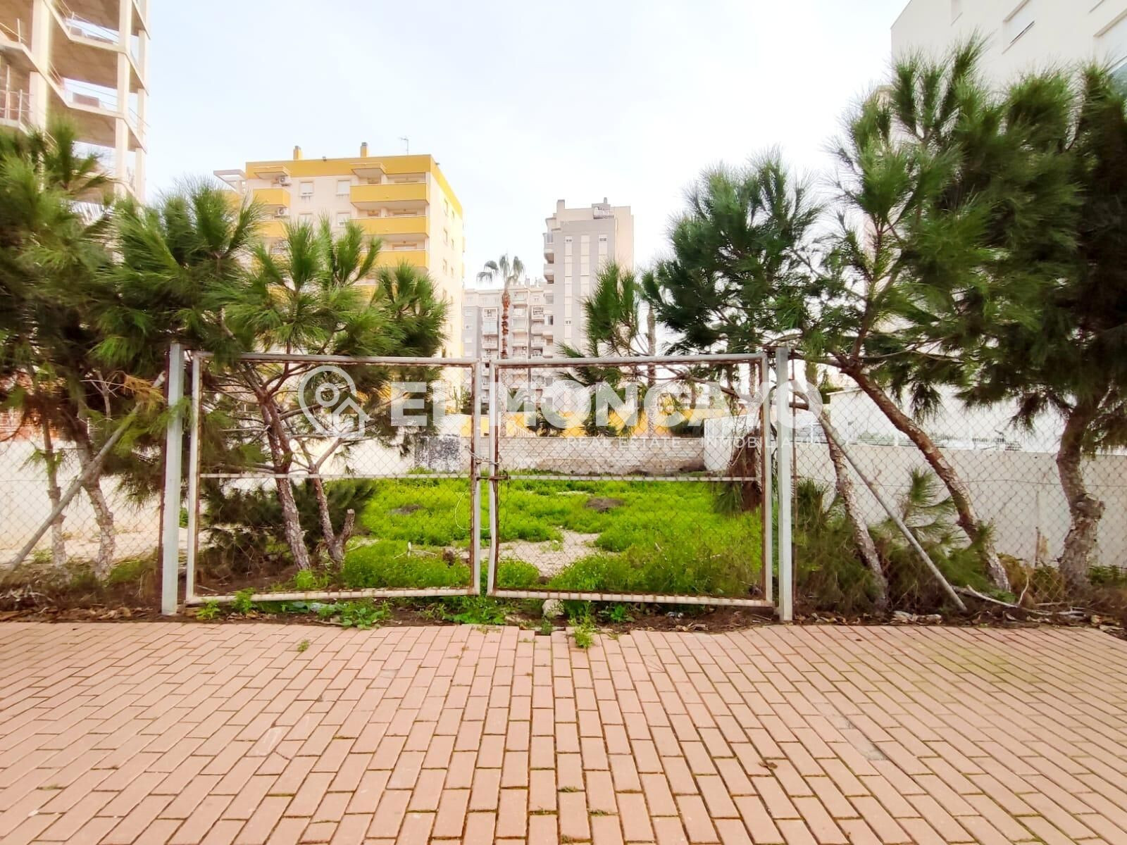 Fantástico solar edificable junto al Sup7 en Guardamar del Segura, Alicante, Costa Blanca