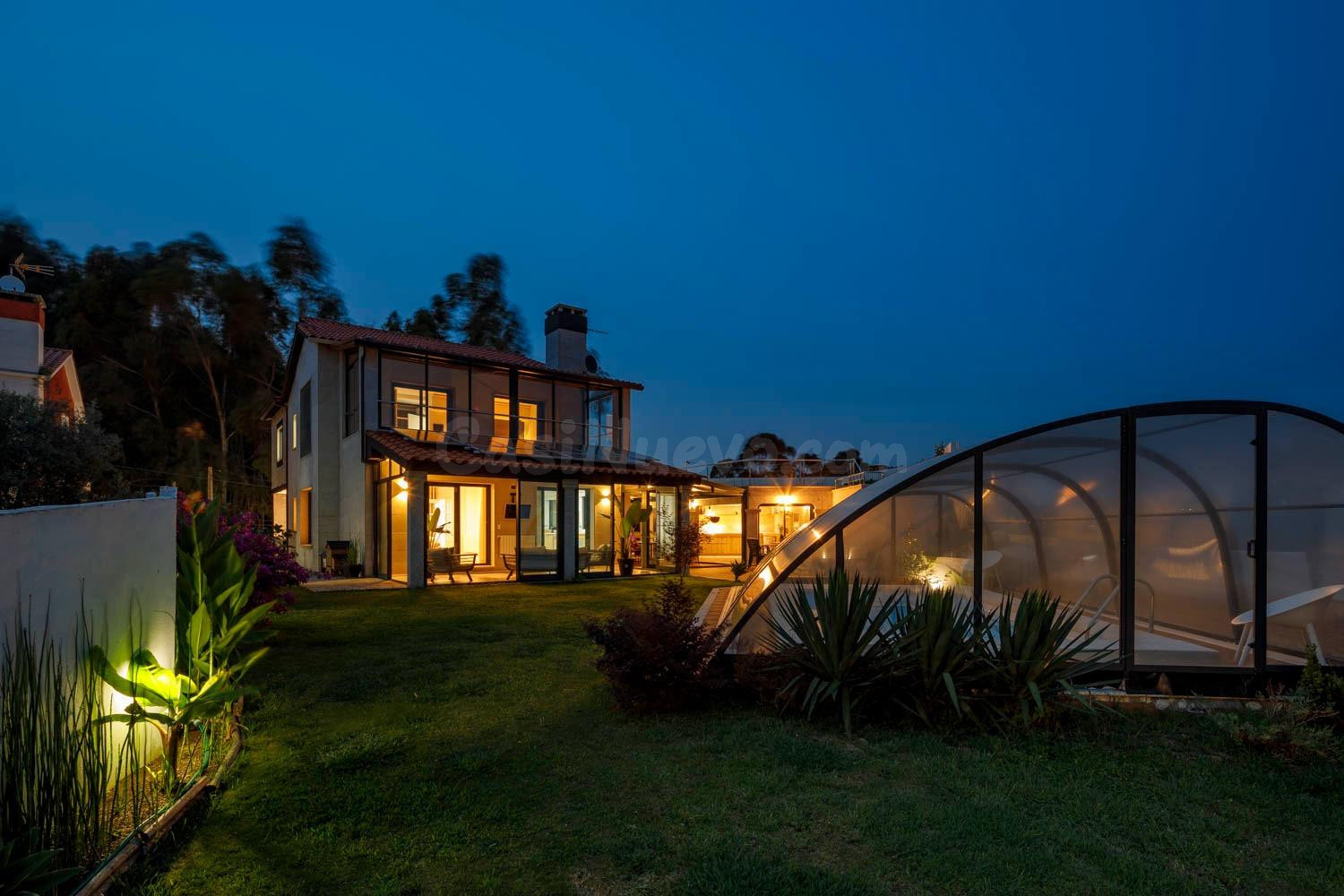 ESPECTACULAR CHALET EN CANGAS DEL MORRAZO