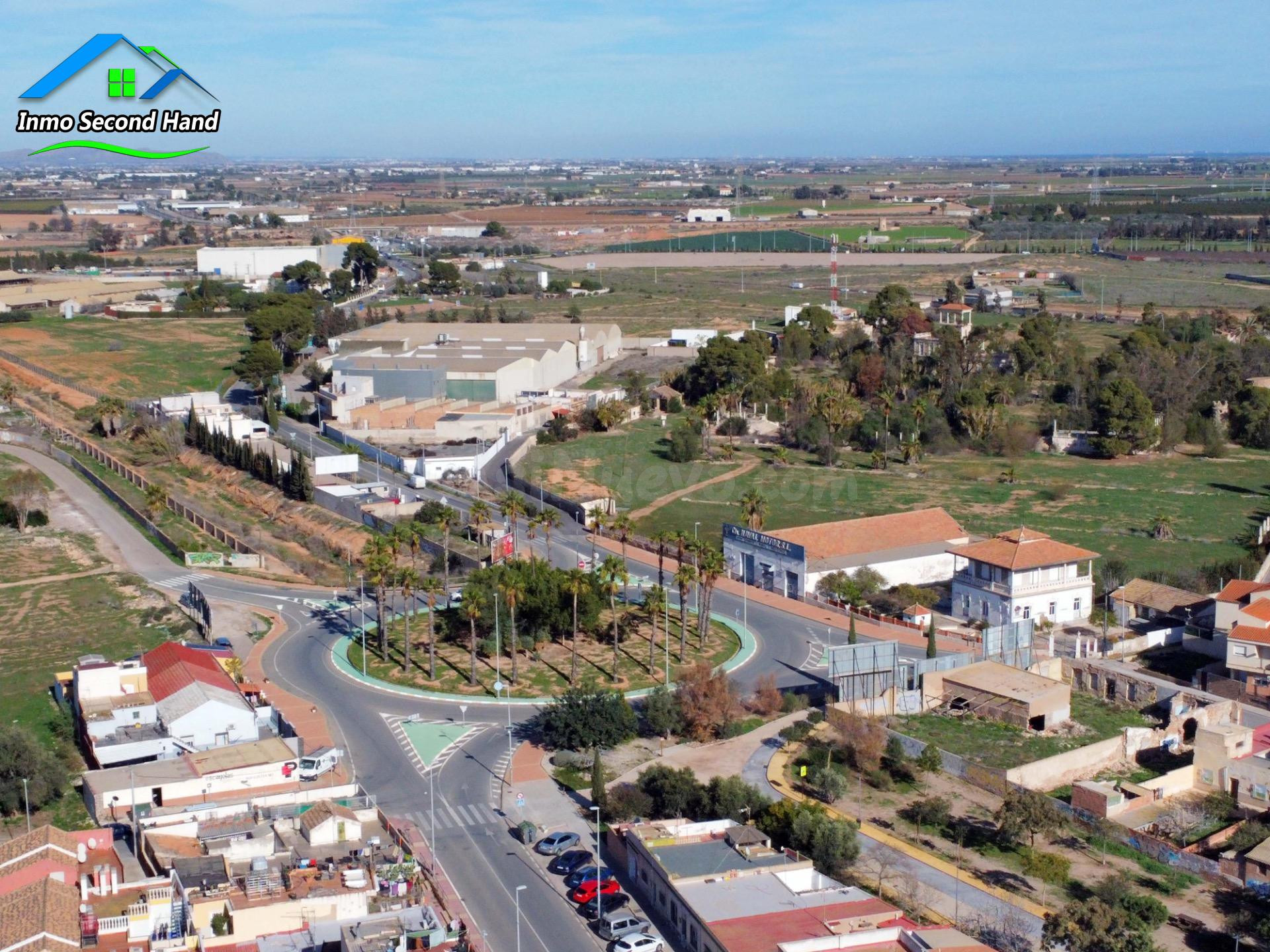 DOS PISOS EN UNO CON 4 ESTANCIAS EN BARRIO PERAL