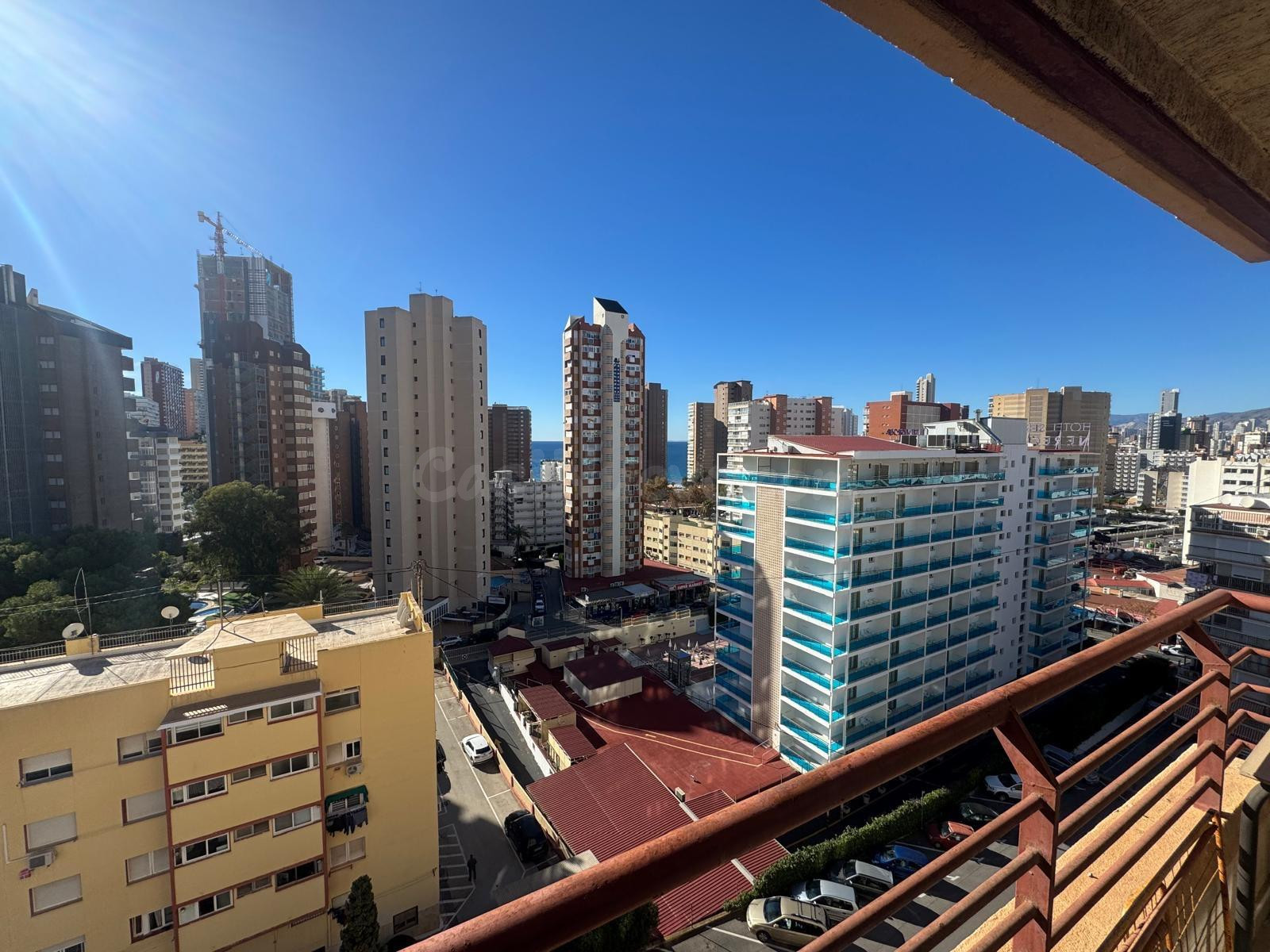 Encantador Apartamento Reformado en Benidorm con Vistas Despejadas 🌅