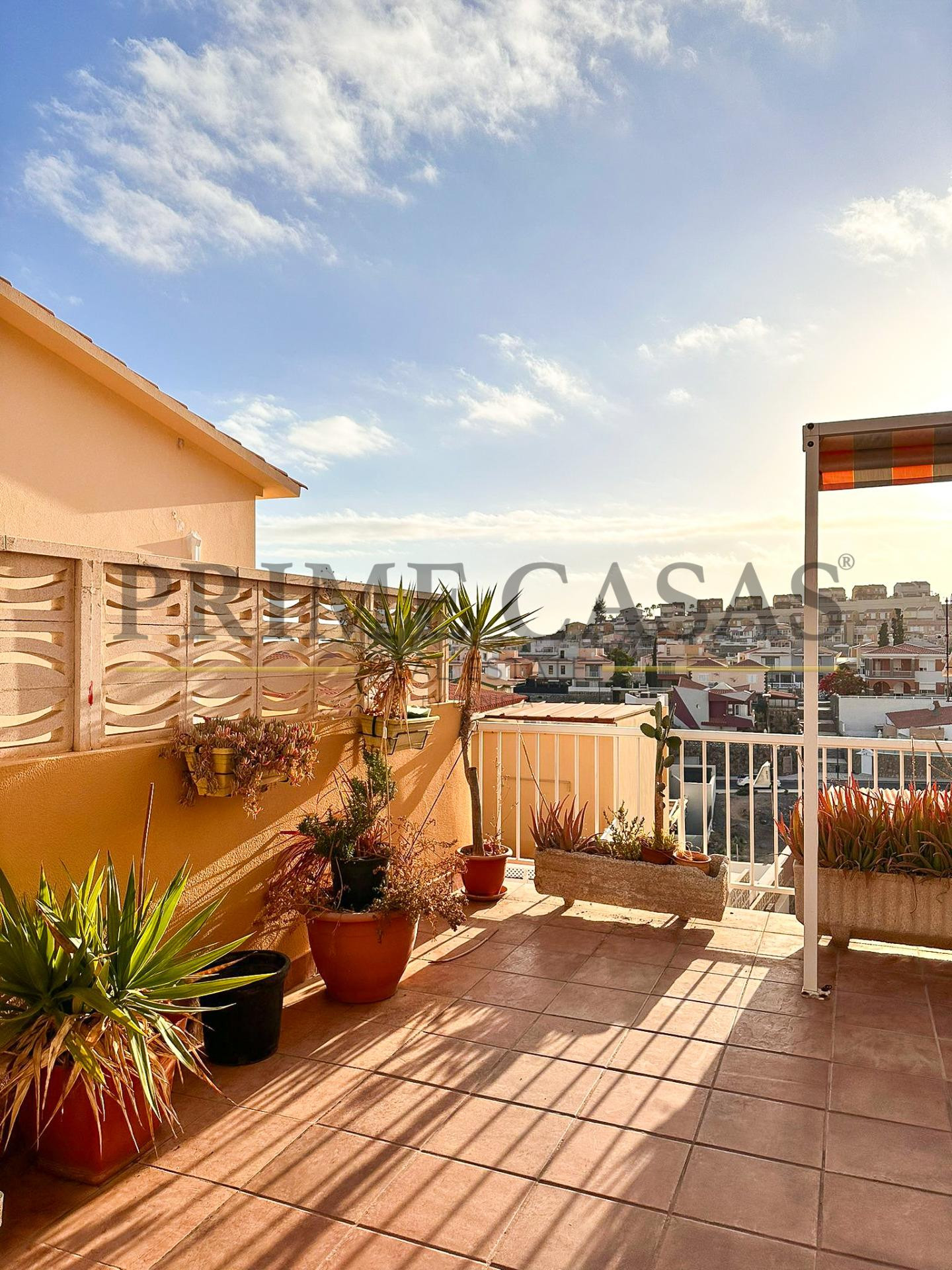 CHALET EN ARGUINEGUIN DE DOS PLANTAS, SÓTANO Y JARDIN - foto 3